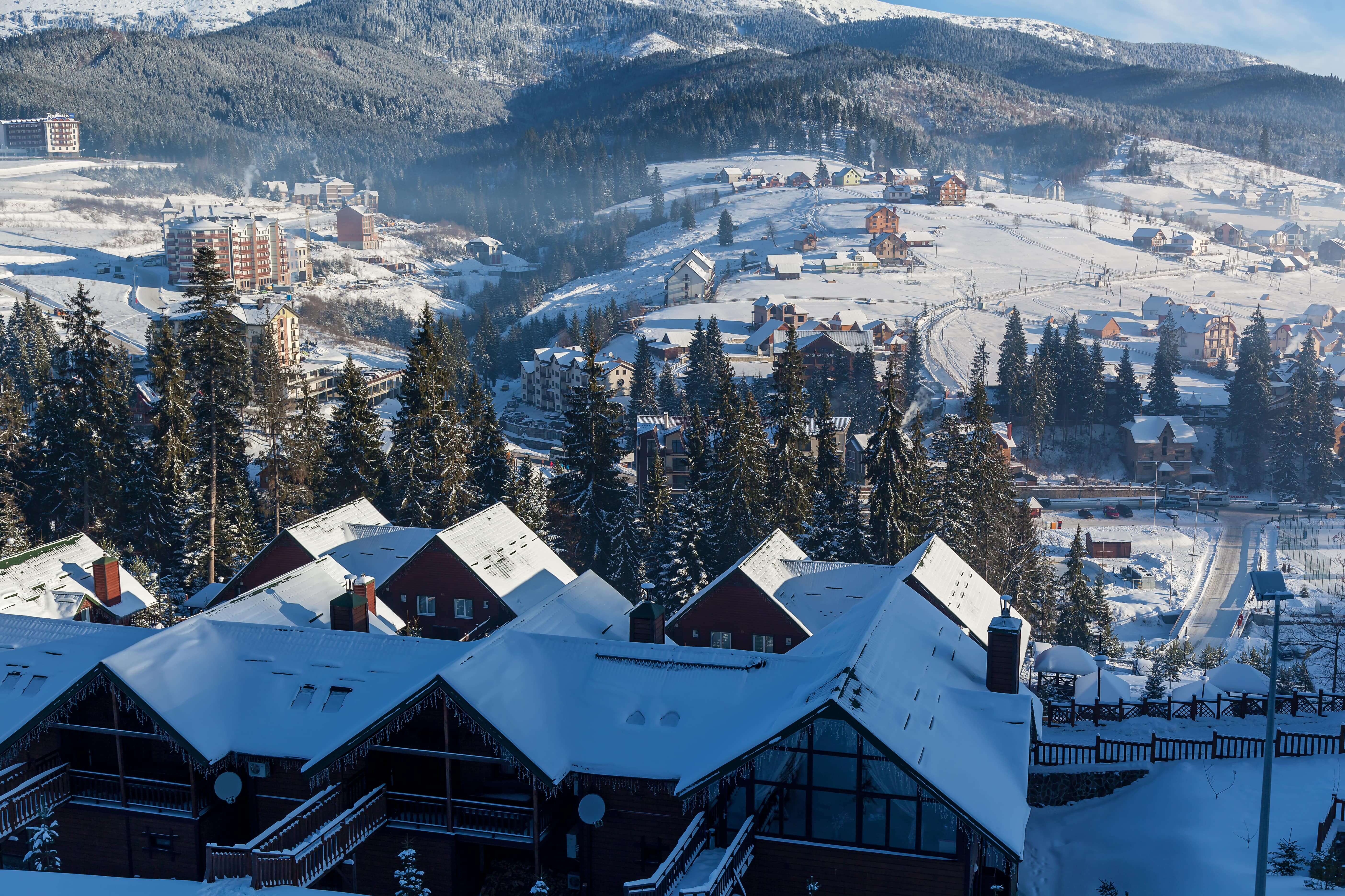 winter-landscape-mountains-skiing-resort-bukovel-min (1).jpg